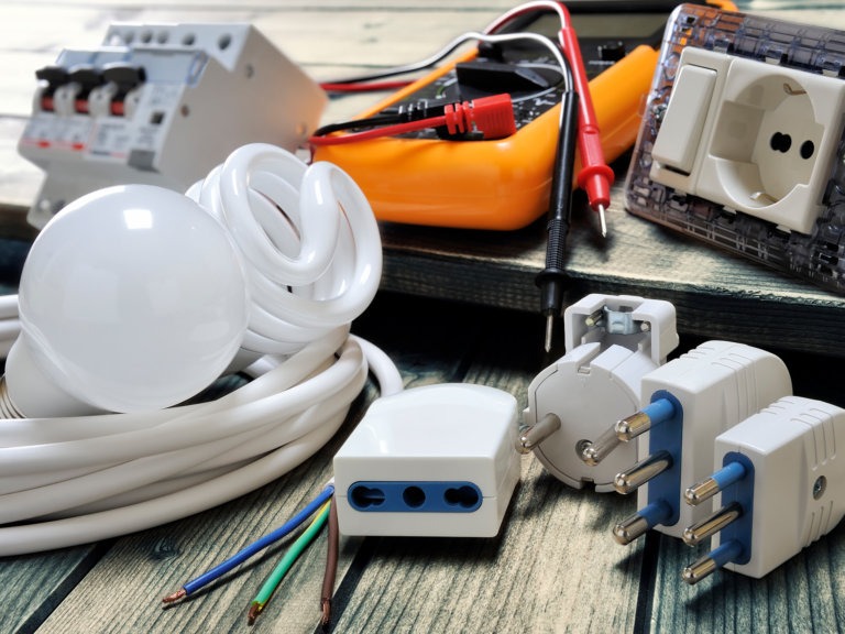 MATERIALES ELÉCTRICOS
